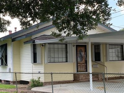 1007 Main St