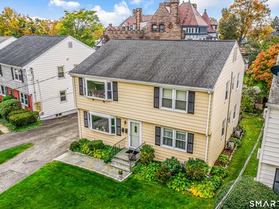 32 Hackett Circle North