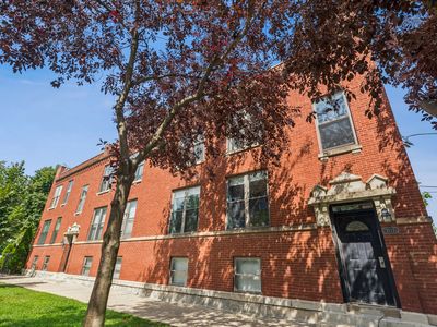 3222 W Sunnyside Ave #2E