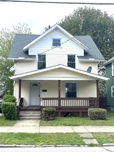 952 W 25th St