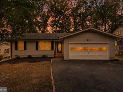 121 Eagle Ct