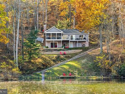 435 Lakeside Dr