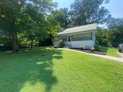 212 Bay Ln