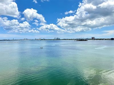 600 NE 36th St APT 1404