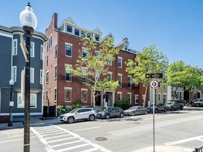 284 Bunker Hill St APT 4