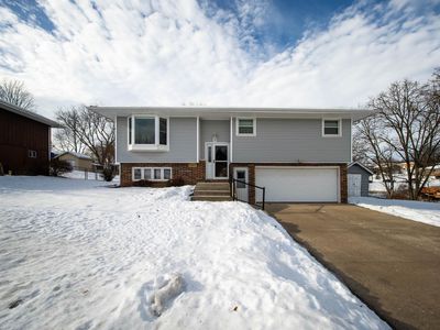 Property at 2685 Springreen Dr, Dubuque, IA