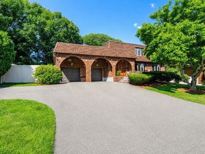 15 Cabot Rd