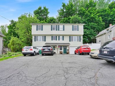 264 E Main St