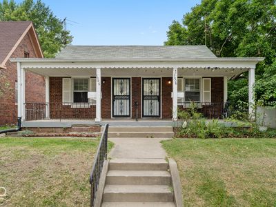 1008 E Bradbury Ave