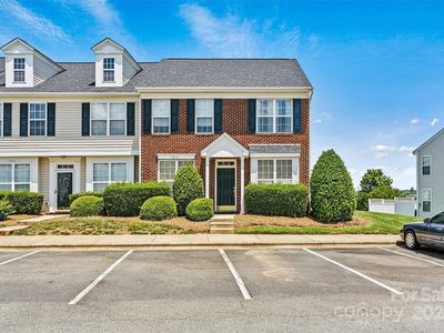 7615 Bluff Point Ln