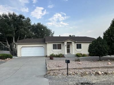 570 S Bellflower Dr