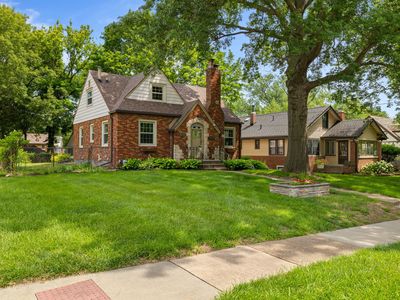 1305 Creston Ave