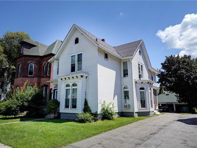 44 Rowley St