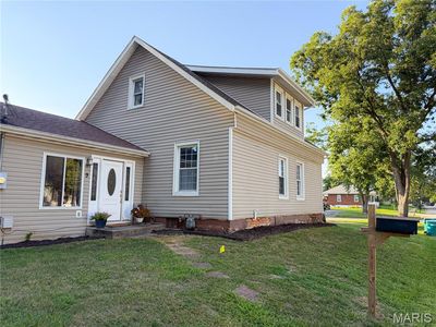 Property at 9 S Hickory St, Smithton, IL