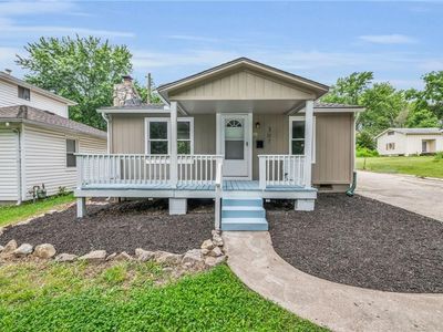 307 SW 9th St