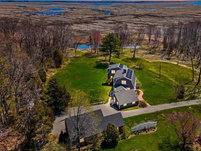 11 Bayview Ln