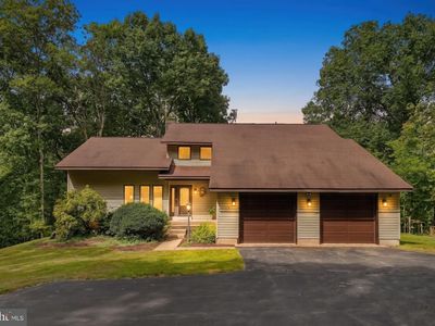 8423 Lock Ln