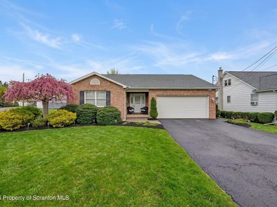 11 Gilroy St