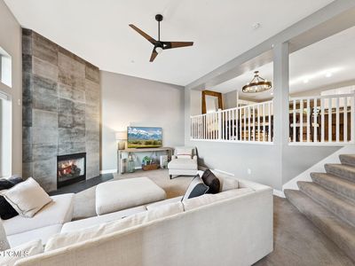 5581 Oslo Ln