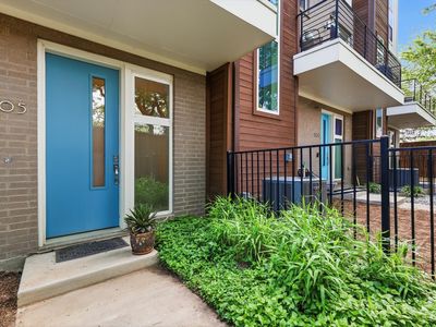 4620 Munger Ave Unit 105