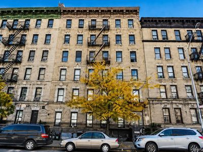 30 Macombs Place #42