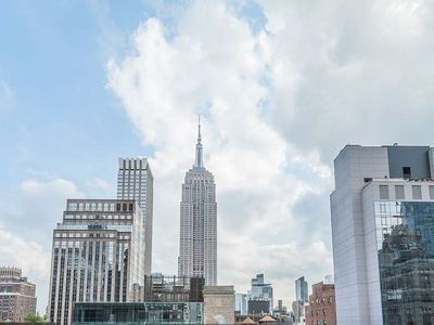 16 W 40th St APT 18D