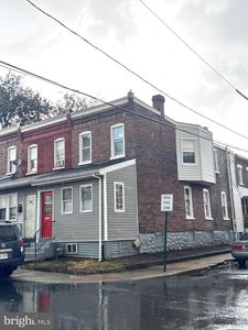 111 E 24th St