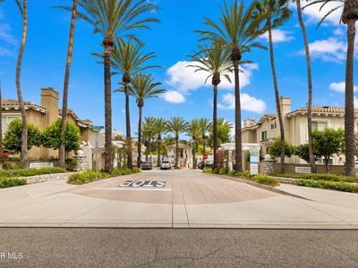 11523 Treeview Ct