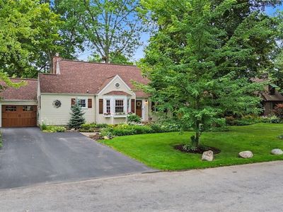 38 Lombardy Ln