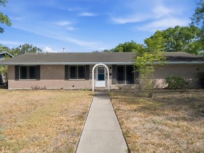 301 N Pasadena Dr