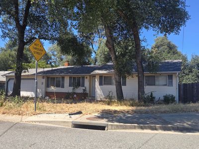 984 Camino Ct
