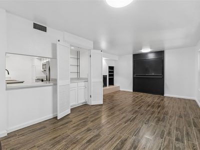 600 NW 4th St APT 213N
