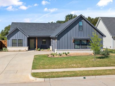 2040 Salina Cir
