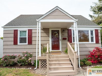 Property at 917 Mountain Ave, Middlesex, NJ