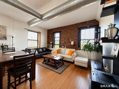881 Lafayette Boulevard #4G