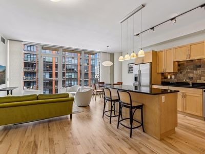 215 10th Ave S Unit 633