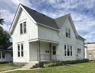 Property at 160 Oak St, Rossford, OH