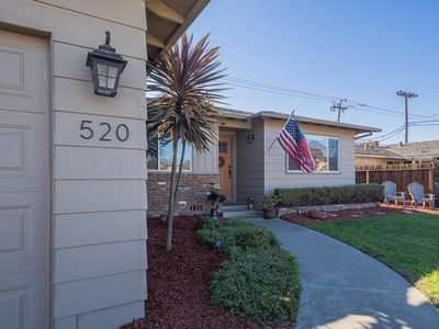 520 La Mesa Dr