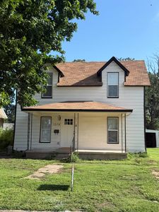 1518 W Maple Ave