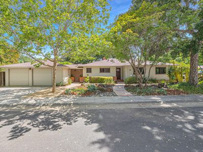 35 Parkside Dr