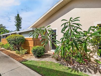 5811 Crystal Lake Ln APT 102