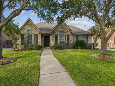 3825 Houston Lake Dr