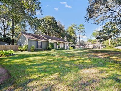 2574 Diberville Dr N