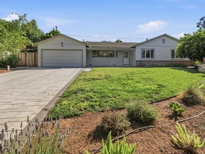 1445 Highland View Ct