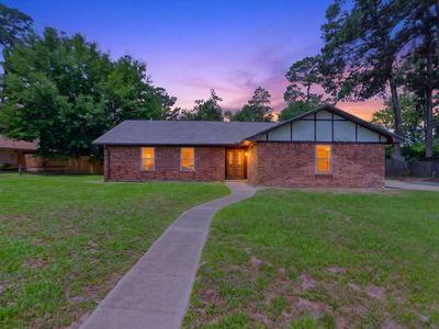 2884 Airways Dr