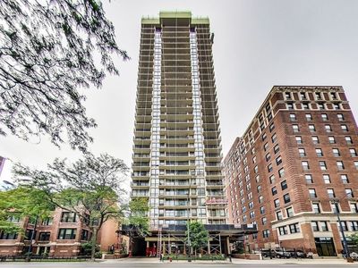 3150 N Sheridan Rd APT 24B