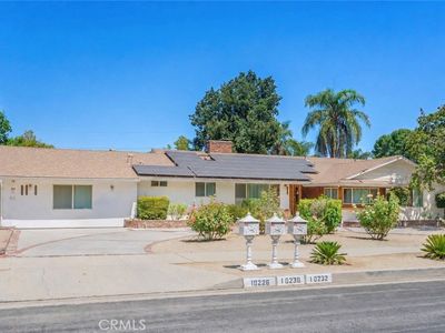 10228 Encino Ave