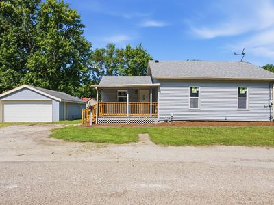 1005 1/2 Little Lundy St