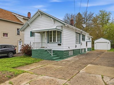 53 Andrews Ave