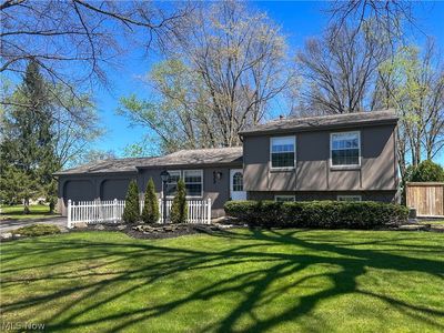 633 Laurelwood Dr SE